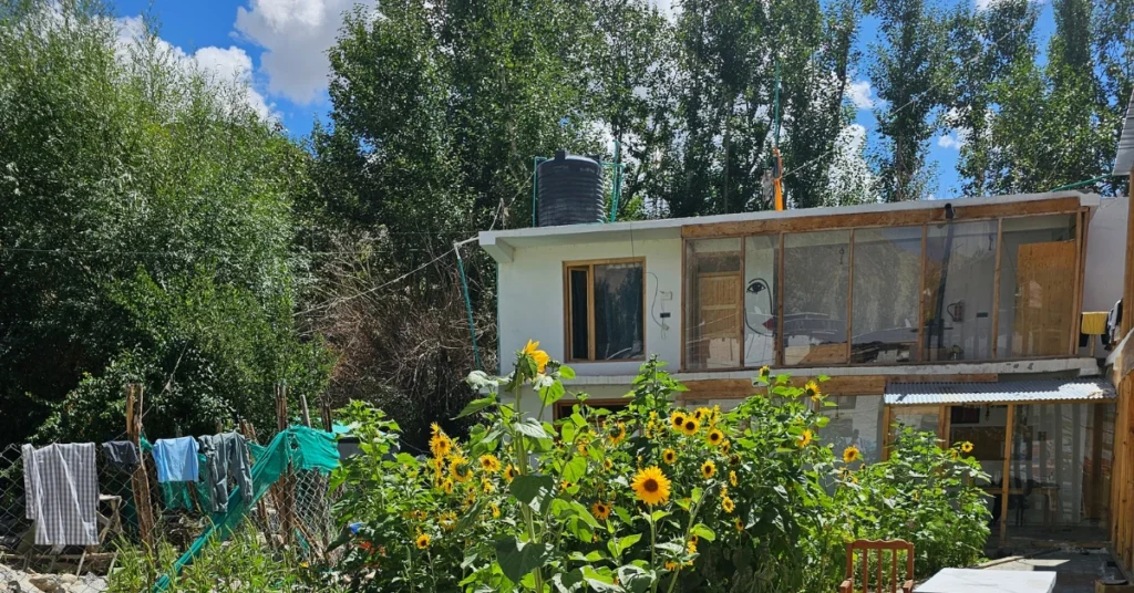 budget guesthouse in Leh Ladakh
backpacker hostel in Leh