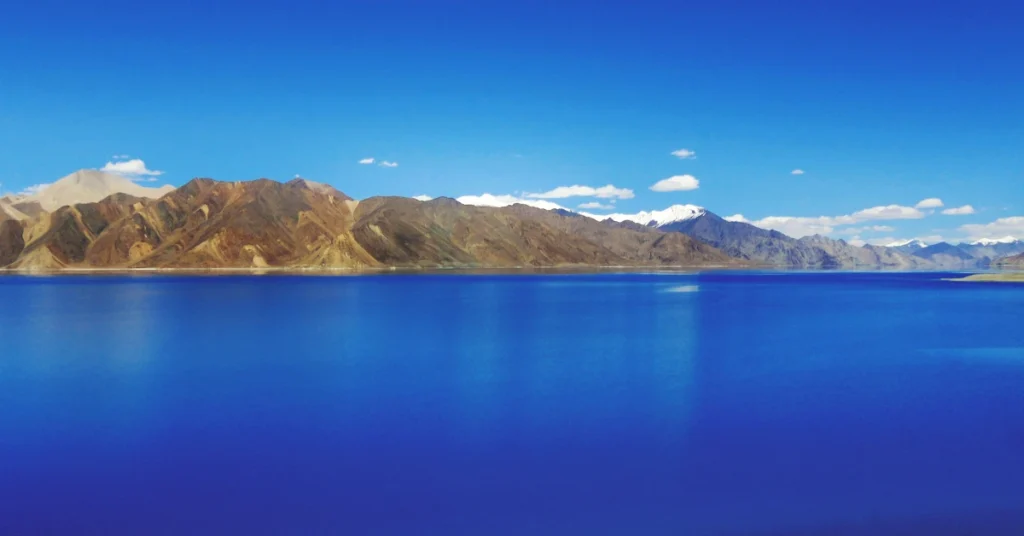 blue waters of pangong lake