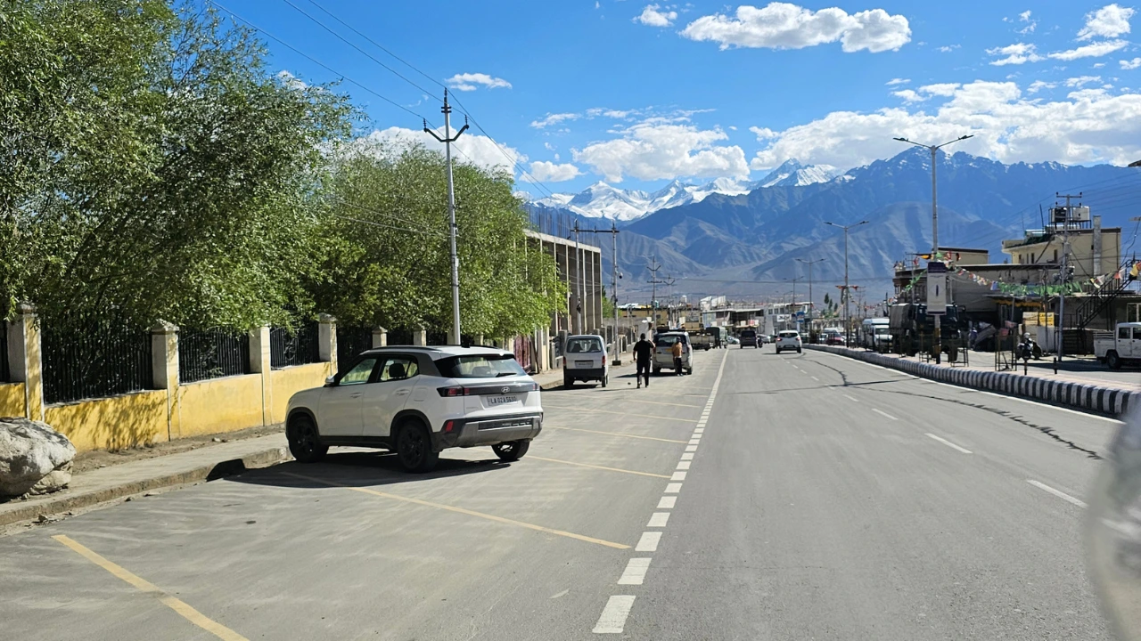 how to reach ladakh travel guide