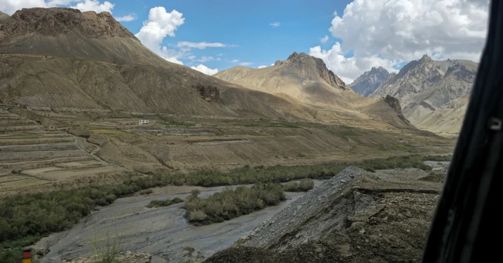 travelling to ladakh by road